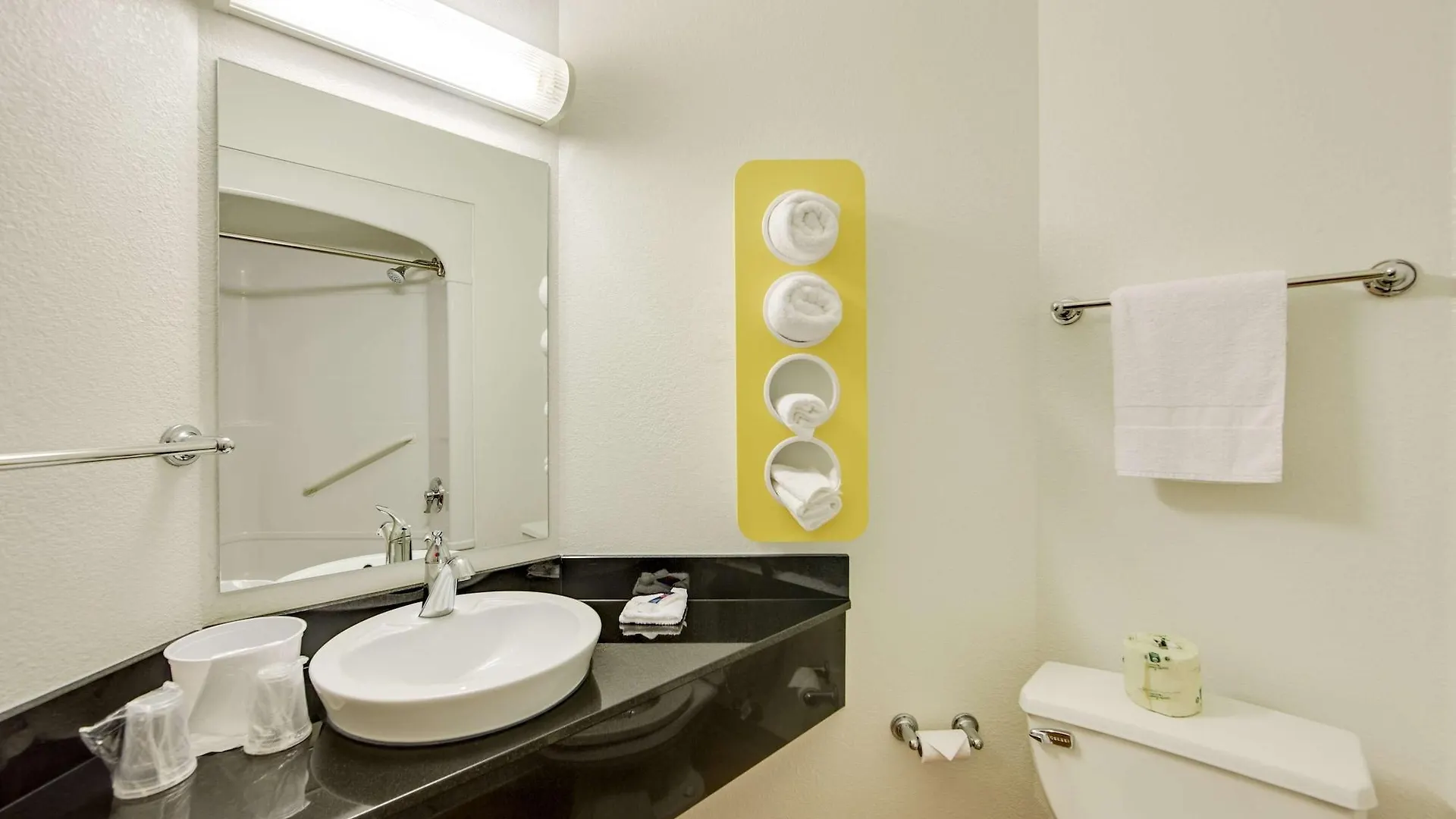 ** Hotel Motel 6-Brampton, On - Toronto Canada