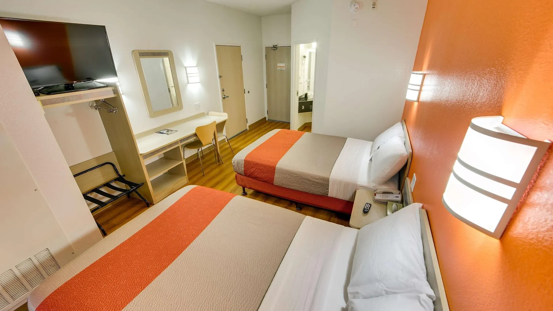 ** Hotel Motel 6-Brampton, On - Toronto Canada