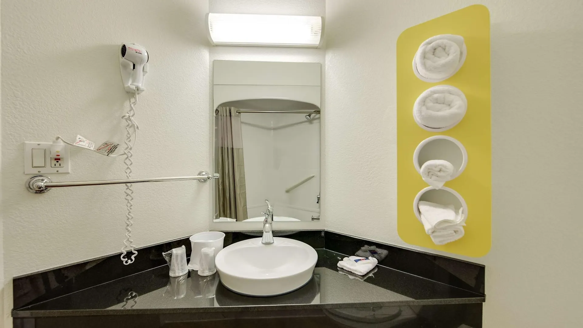 Motel 6-Brampton, On - Toronto Canada