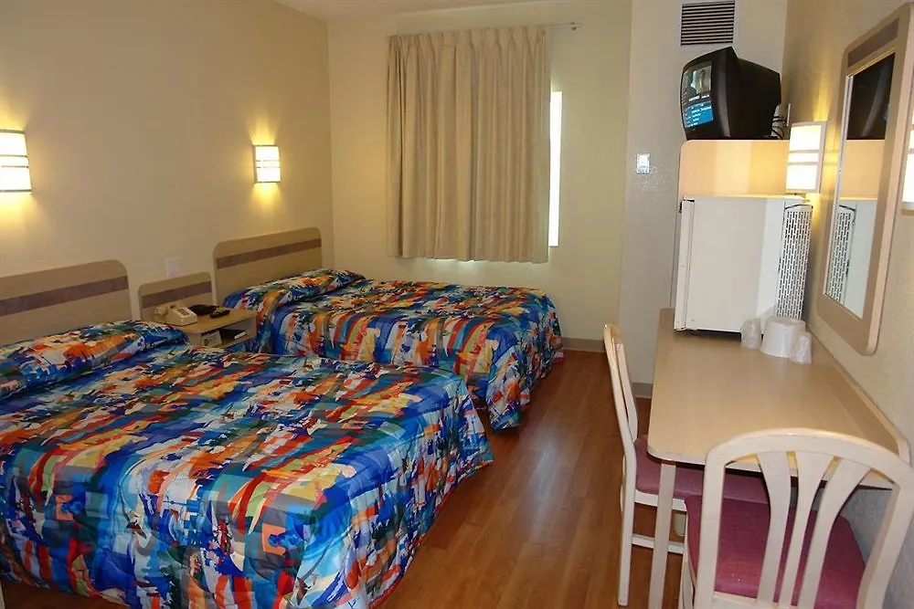 Motel 6-Brampton, On - Toronto Brampton