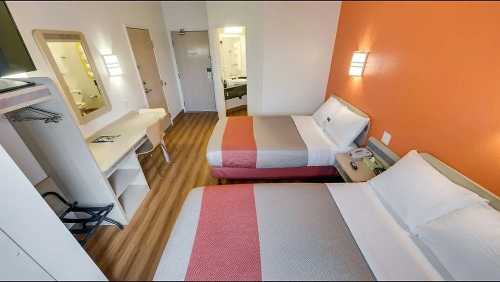 Motel 6-Brampton, On - Toronto Hotel