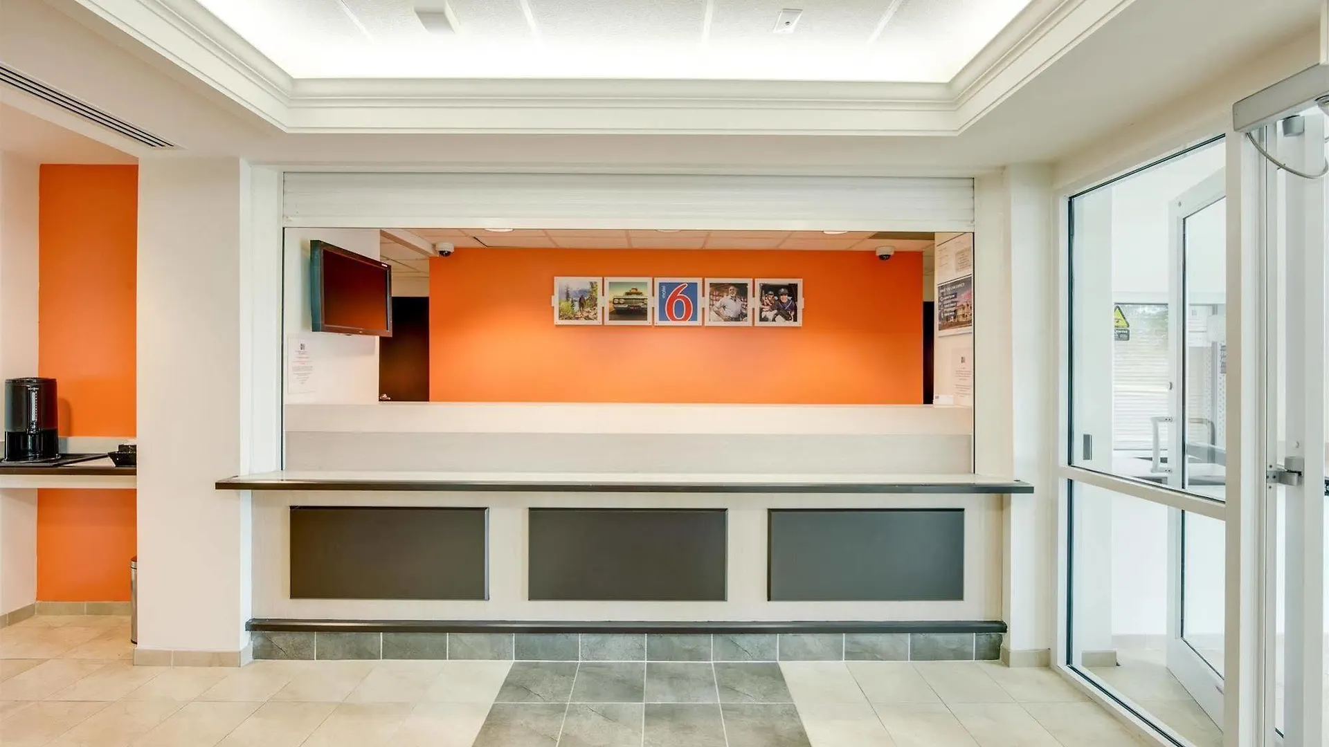 Motel 6-Brampton, On - Toronto Canada