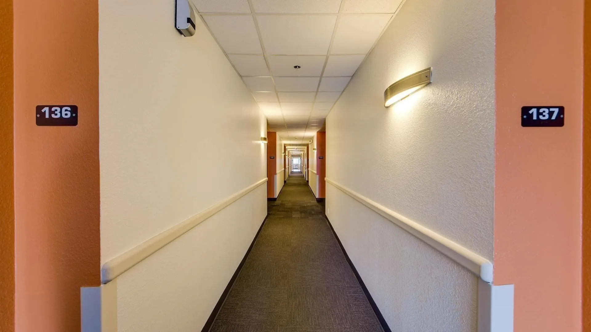 Hotel Motel 6-Brampton, On - Toronto