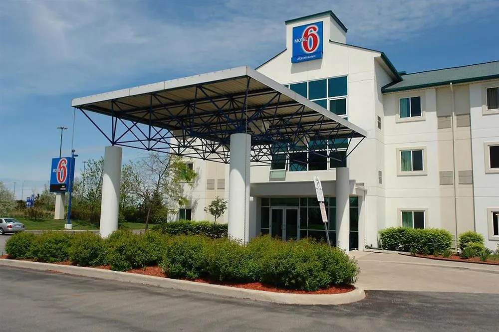 ** Hotel Motel 6-Brampton, On - Toronto Canada